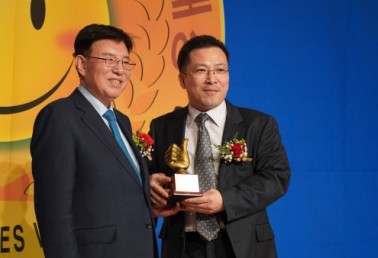 Han Sung-ho, CEO of …
